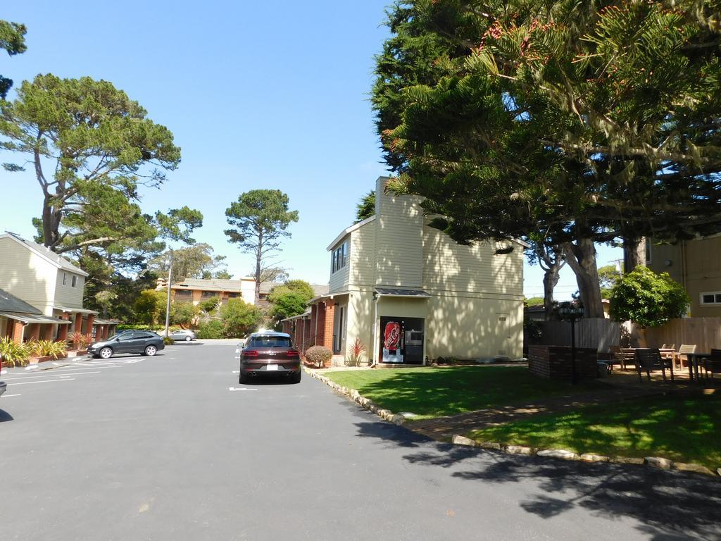Pine Acres Lodge Pacific Grove Exterior photo